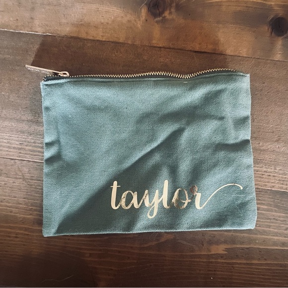 Handbags - Small green zip bag